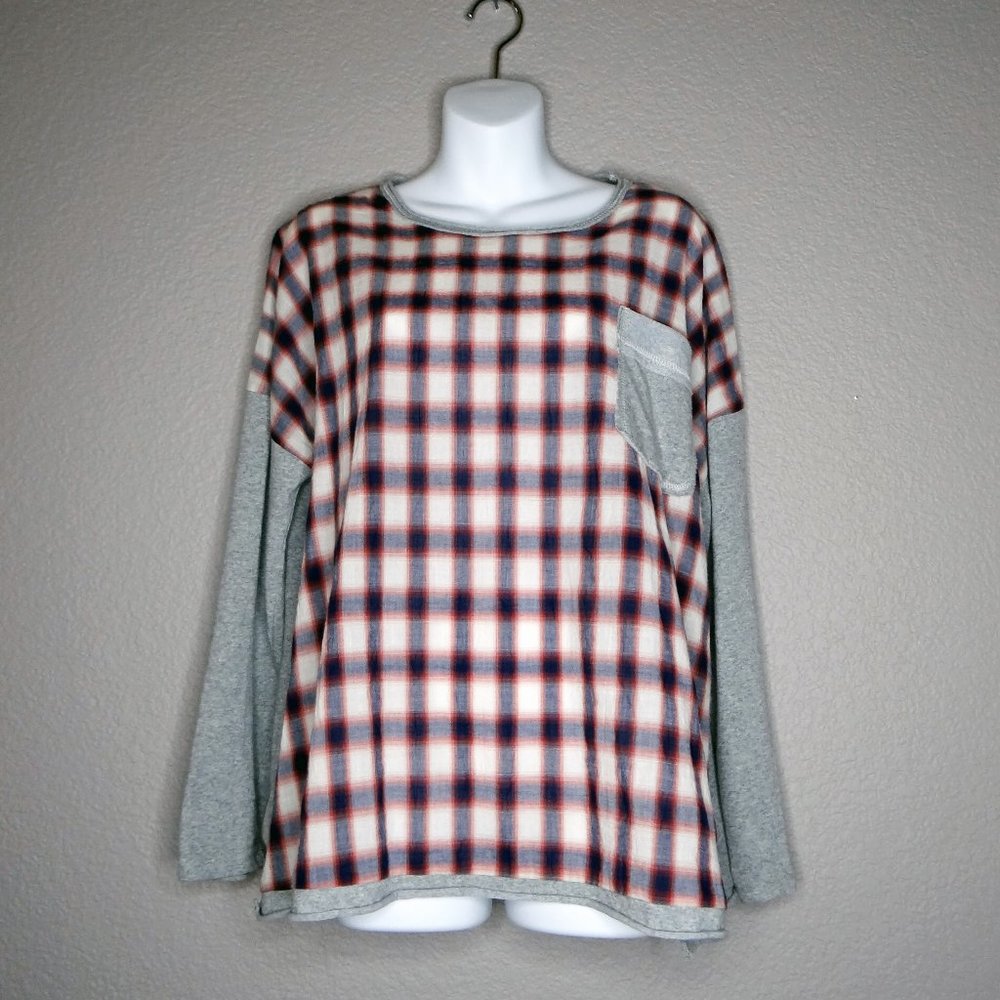 Easel Los Angeles Oversized Plaid long sleeve gray top/ t-shirt size Small